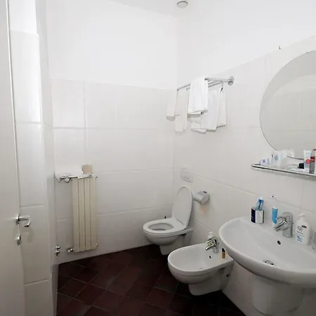 Domus Konukevi Urbino